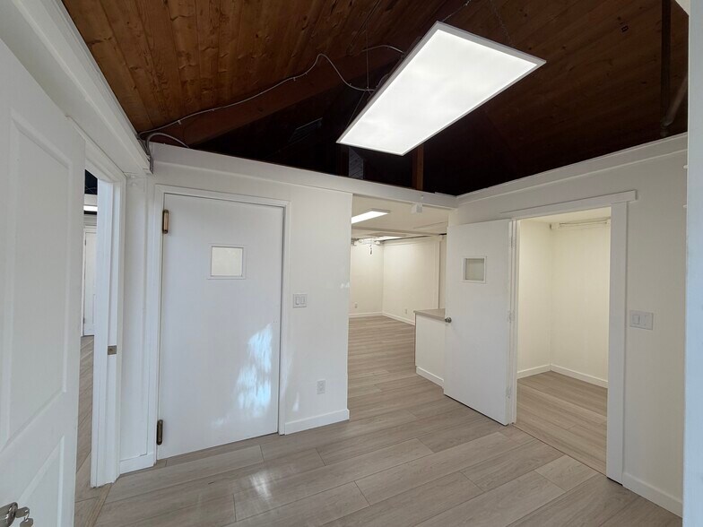More Photos Of 943 Sir Francis Drake Blvd, Greenbrae Freestanding For Lease