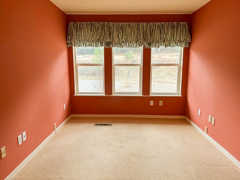 More Photos Of 13376 Rue Montaigne, Oregon House Office Residential For Sale