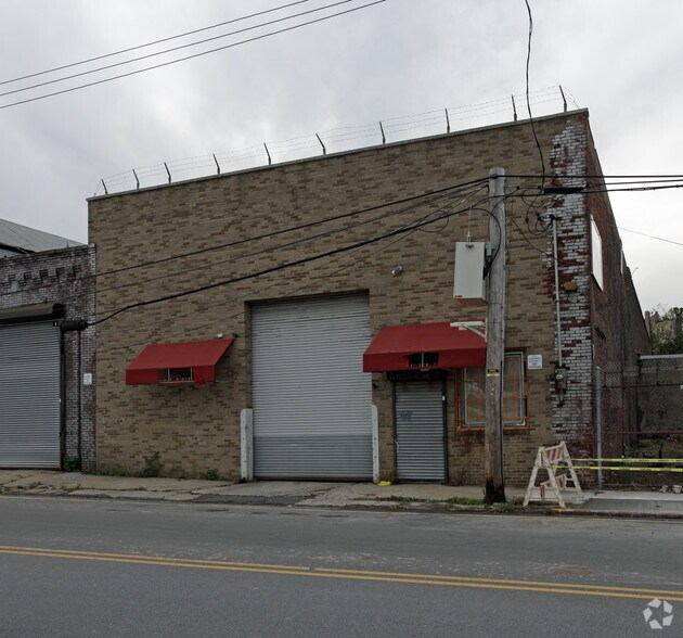 More Photos Of 450 Front St, Staten Island Warehouse For Sale