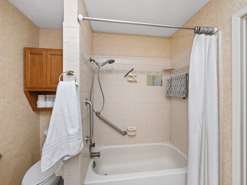 More Photos Of 1702 Lone Oak Dr, Leander Flex For Sale