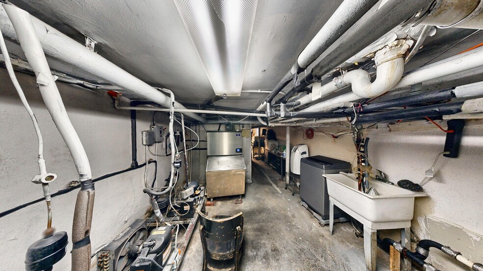 More Photos Of 195 Bedford Ave, Brooklyn Multifamily For Sale