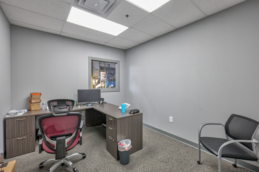 More Photos Of 831 Park Ave, Murfreesboro Manufacturing For Lease