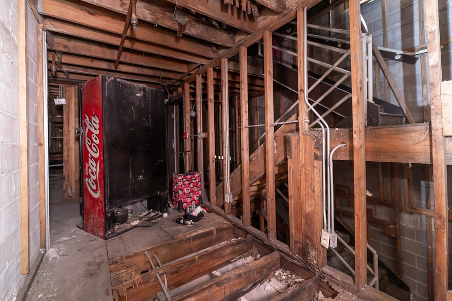 More Photos Of 6020 Shelby Oaks Dr, Memphis Hotel For Sale