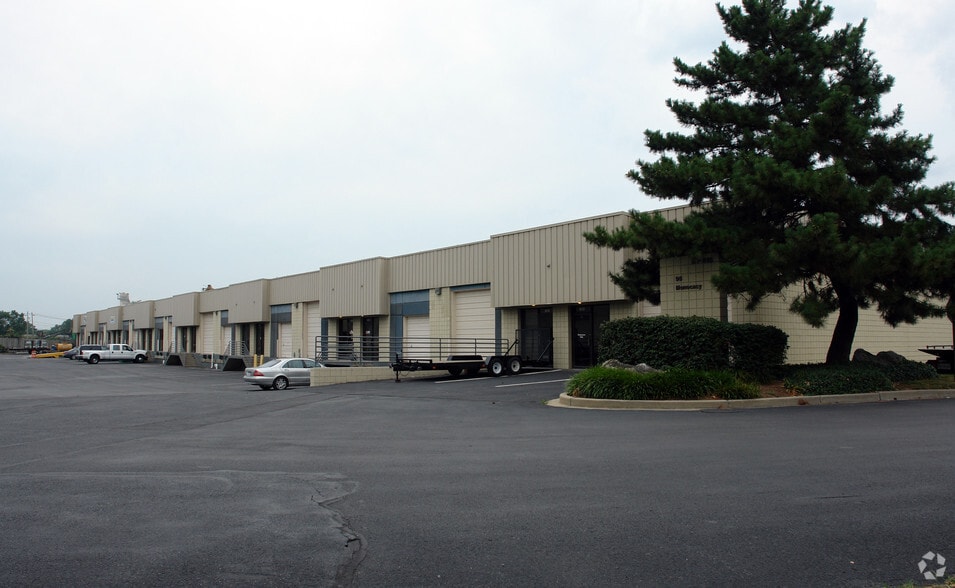 More Photos Of 95 Monocacy Blvd, Frederick Warehouse For Lease