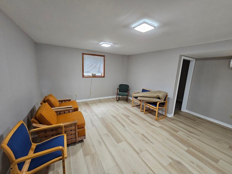 More Photos Of 2708 45th Ave, Highland Office For Sale