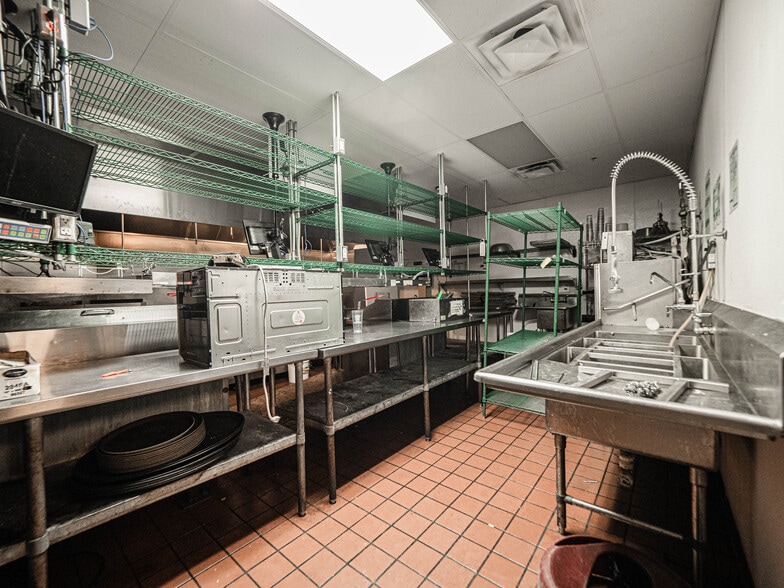 More Photos Of 401 Walker Dr, Henderson General Retail For Sale