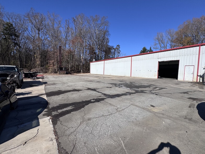 More Photos Of 1520 Alamance Church Rd, Greensboro Warehouse For Lease