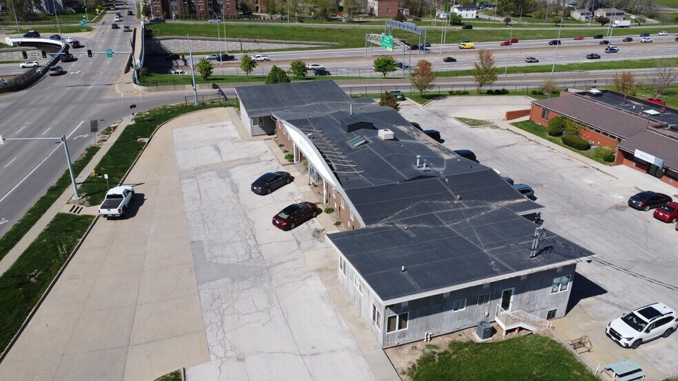 More Photos Of 945 19th St, Des Moines Medical For Sale