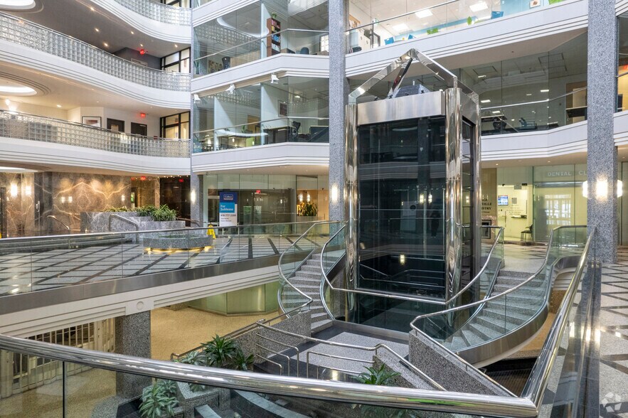 More Photos Of 1910-1920 Yonge St, Toronto Office Residential For Lease