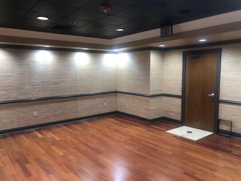 More Photos Of 661 E Altamonte Dr, Altamonte Springs Medical For Sale