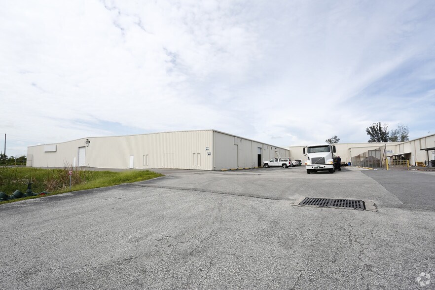 More Photos Of 12200 34th St N, Clearwater Warehouse For Lease