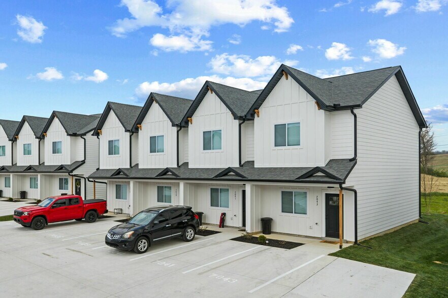 More Photos Of 1763 Strawberry Meadows Way, Knoxville Apartments For Sale