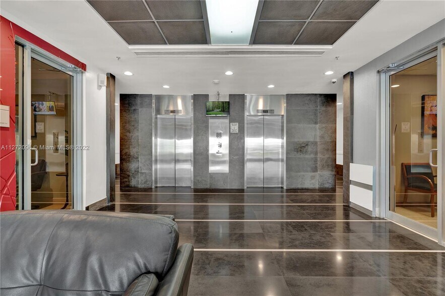 More Photos Of 2450 Hollywood Blvd, Hollywood Loft Creative Space For Sale