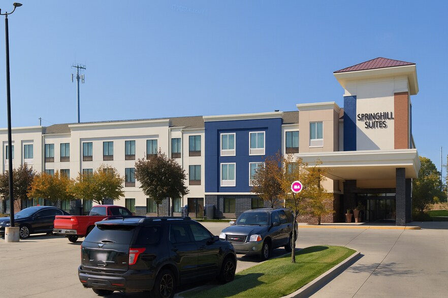 Primary Photo Of 331 N Cotner Blvd, Lincoln Hospitality For Sale