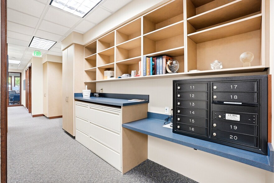 More Photos Of 925 Triple Crown Ave, Yakima Office For Sale