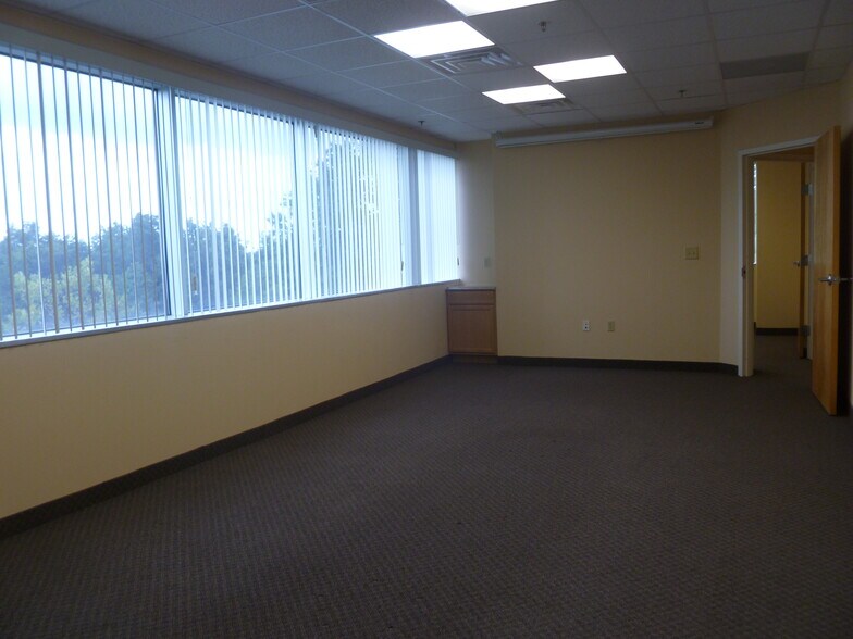 More Photos Of 9720 Capital Ct, Manassas Office For Lease