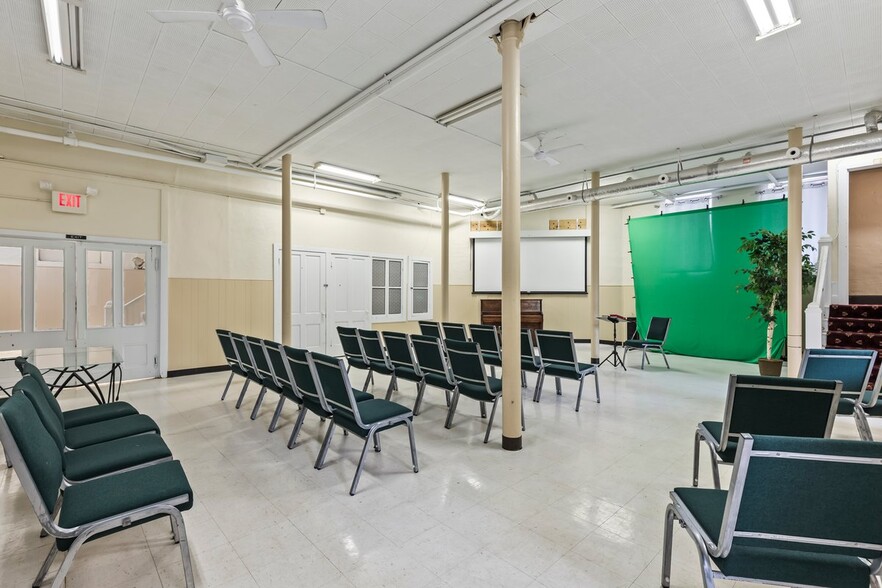 More Photos Of 1517 McCausland Ave, Saint Louis Specialty For Sale