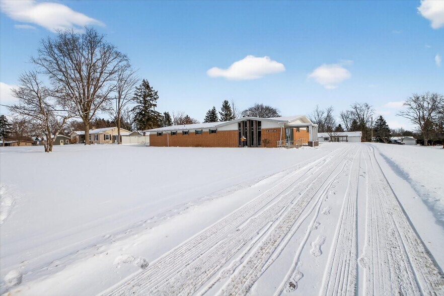 More Photos Of 820 N Pine River St, Ithaca Healthcare For Sale