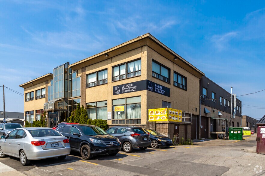 More Photos Of 5473-5475 Av Royalmount, Mont-Royal Warehouse For Lease