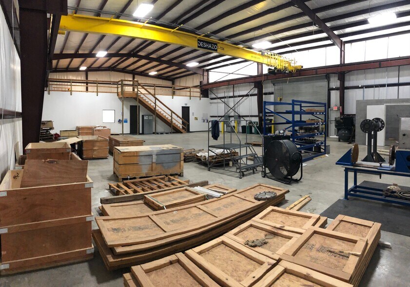 More Photos Of 10198 Fairbanks North Houston Rd, Houston Warehouse For Lease