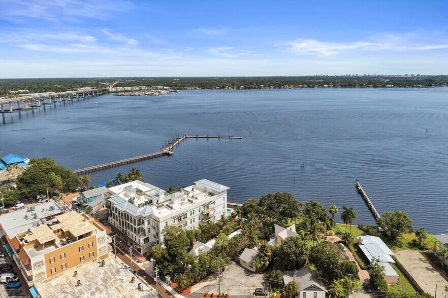 More Photos Of 37-41 SW Seminole St, Stuart Apartments For Lease