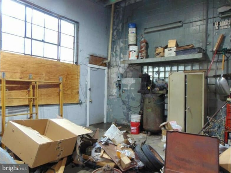 More Photos Of 300 Centre St, Ashland Flex For Sale
