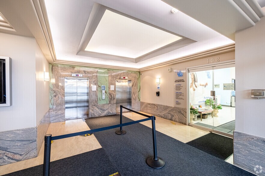 More Photos Of 4998 Boul De Maisonneuve O, Westmount Apartments For Lease