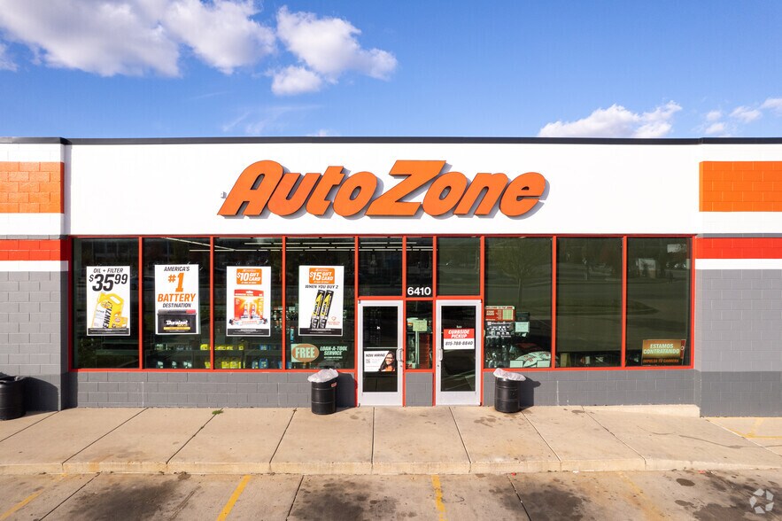 More Photos Of 29 Crystal Lake Plz, Crystal Lake Unknown For Lease