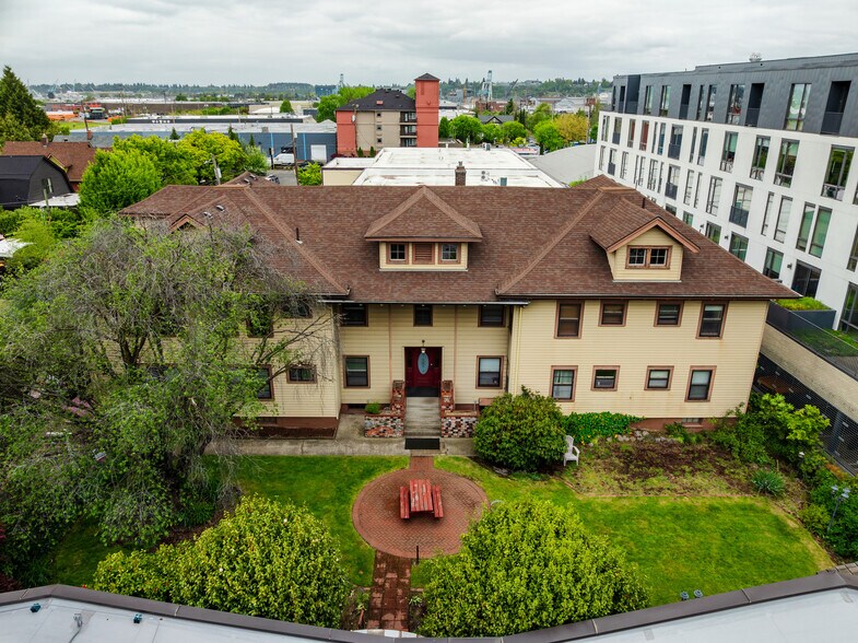 Primary Photo Of 1830 NW 23rd Pl, Portland Apartments For Sale