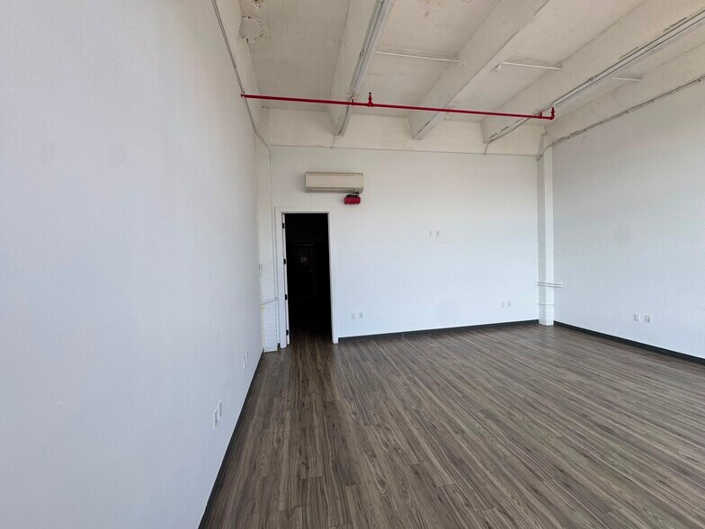 More Photos Of 169 54th St, Brooklyn Warehouse For Lease