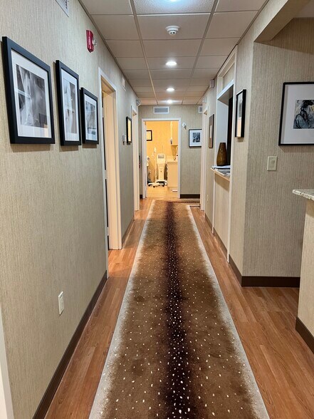More Photos Of 2 1/2 Dearfield Dr, Greenwich Medical For Lease