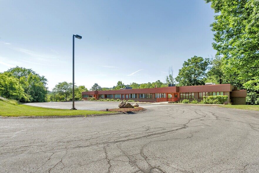 More Photos Of 4200 Triangle Ln, Murrysville Office For Lease