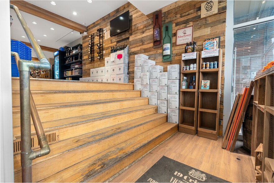 More Photos Of 27 Harvard St, Brookline Office For Lease