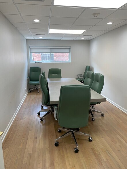 More Photos Of 3700 Oakton St, Skokie Flex For Sale