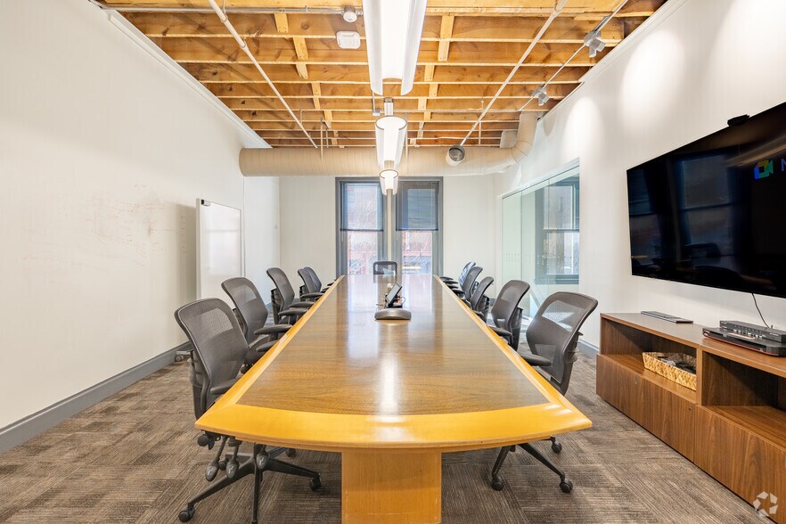 More Photos Of 1601 17th St, Denver Office For Sale