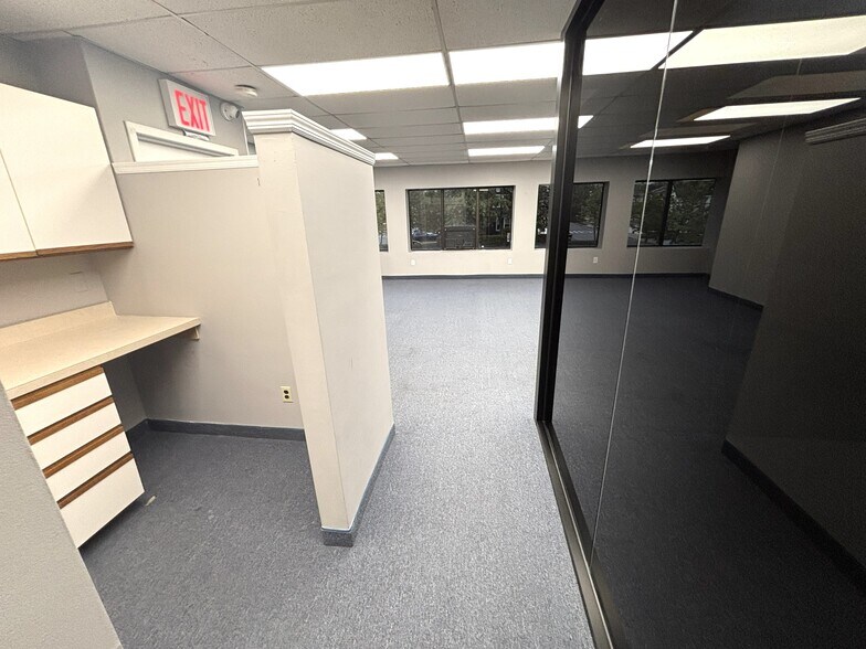 More Photos Of 72 Sharrott Ave, Staten Island Office For Lease