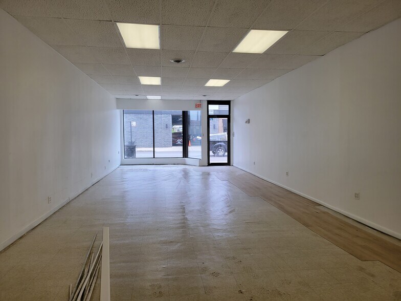 More Photos Of 5349-5353 W Belmont Ave, Chicago Storefront For Sale