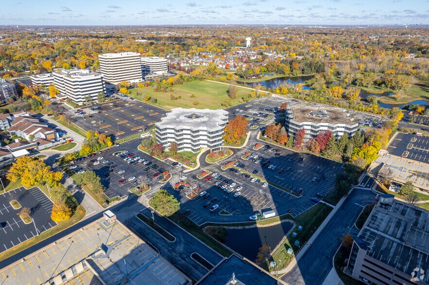 More Photos Of 2 Transam Plaza Dr, Oakbrook Terrace Office For Lease