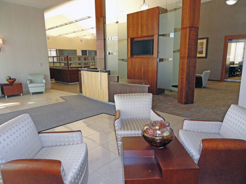 More Photos Of 3193 Voyager Dr, Green Bay Medical For Lease