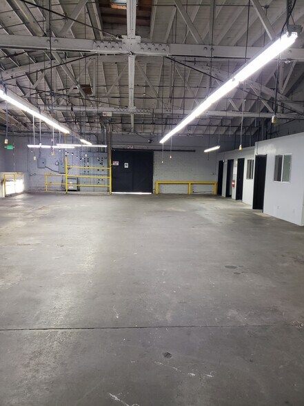 More Photos Of 3000-3016 E 11th St, Los Angeles Warehouse For Lease