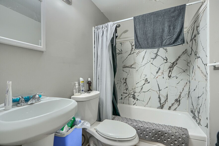 More Photos Of 5461 Cedonia Ave, Baltimore Apartments For Sale