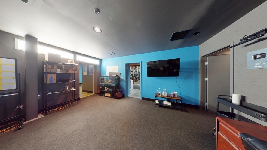 More Photos Of 19641 Descartes, Foothill Ranch Light Manufacturing For Sale