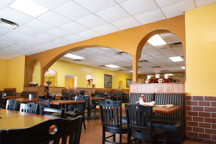 1921 W Bay Dr, Largo, FL 33770 Restaurant For Sale