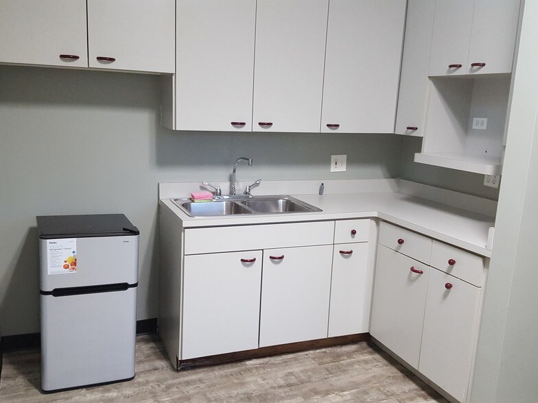 More Photos Of 3855 N Cicero Ave, Chicago Storefront Retail Office For Lease