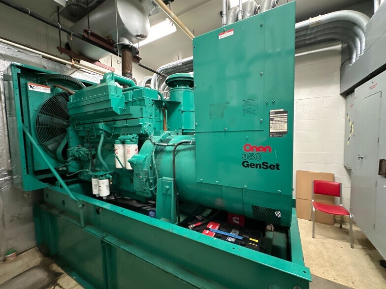 More Photos Of 250 Park West Dr, Pittsburgh Office For Sale