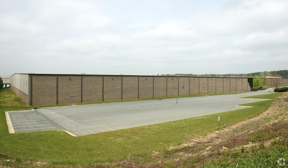 More Photos Of 710 Almondridge Dr, Rural Hall Warehouse For Lease
