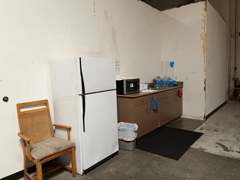 More Photos Of 14702-14738 Central Ave, Chino Warehouse For Lease