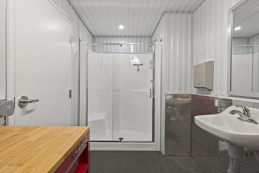 More Photos Of 663 Valerie Ave, Hudson Specialty For Sale