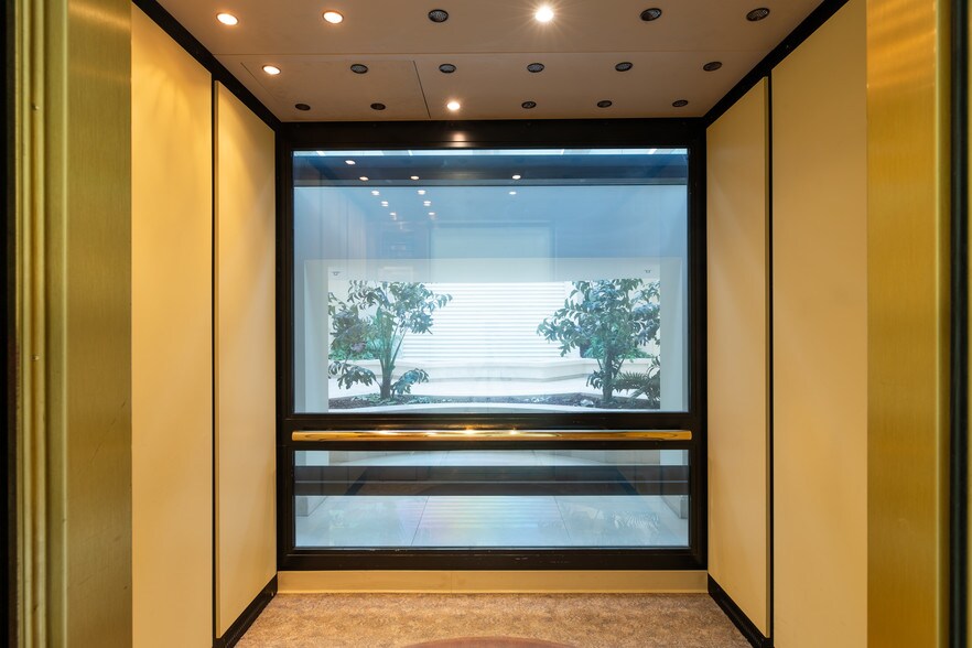 More Photos Of 21100 Erwin St, Woodland Hills Office For Sale