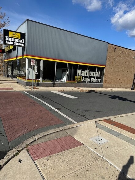 More Photos Of 401 W Main St, Lansdale Storefront For Sale